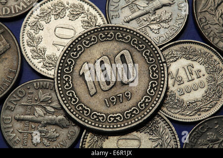 Coins de la Corée du Sud. Une centaine de la Corée du Sud a gagné une pièce de monnaie. Banque D'Images