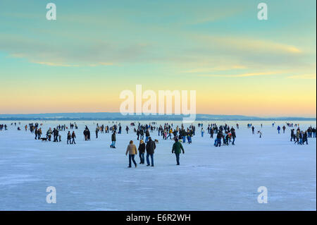 Les gens sur le lac dümmer, dümmerlohhausen, district diepholz, Niedersachsen, Allemagne Banque D'Images