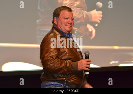 Star Trek Destination Allemagne est un événement de trois jours, à compter du vendredi 21 février au dimanche 23 février 2014 tenue au parc des expositions de Francfort. Les visiteurs ont la chance de rencontrer des acteurs et actrices de la série Star Trek et les films. Avec : William Banque D'Images