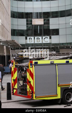 Londres, Royaume-Uni, le 29 août 2014 : Fire Brigade appelée à le siège de la BBC à Broadcasting House, Portland Place, à Londres, au Royaume-Uni. Banque D'Images