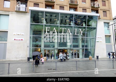 Extérieur de la nouvelle Eataly supermarché à Milan, Italie Banque D'Images