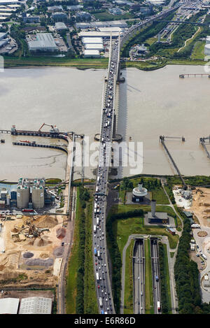 Les files d'attente de trafic sur le Dartford Crossing, South East England, UK Banque D'Images