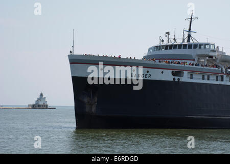 Au Wisconsin, le lac Michigan, Manitowoc. S.S. Badger, seules les centrales au charbon dans le navire à vapeur à passagers nous, vers 1952. Banque D'Images
