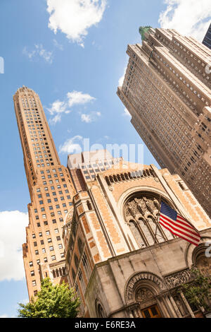 St Bartholomew's Church, Park Avenue, General Electric Building, Waldorf Astoria Hotel, Manhattan, New York City, New York, USA Banque D'Images