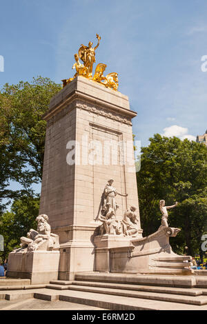 Monument du Maine, à l'extérieur de la porte des marchands, Central Park, Manhattan, New York City, New York, USA Banque D'Images