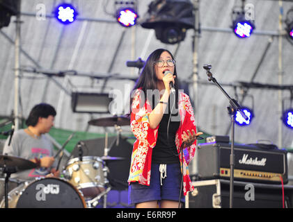 Beijing, Chine. 29 août, 2014. La musique la bande 'CoolTea' en prestation au Festival de musique moderne de Beijing, capitale de la Chine, le 29 août 2014. La fête de la musique, qui a débuté le 29 août, durera jusqu'au 31 août. Credit : Xiao Xiao/Xinhua/Alamy Live News Banque D'Images