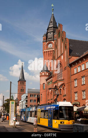 Le tram à l'hôtel de ville de Köpenick, Berlin, Germany, Europe Banque D'Images