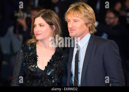 Venise, Italie. Le 29 août, 2014. 71e Festival du Film de Venise. L'acteur Owen Wilson et Kathryn Hahn au 'Sil est drôle de cette façon' premiere. Banque D'Images