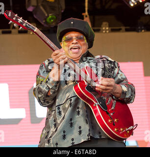 Trinity, Channel Islands. 30e Août, 2014. Photo:Jersey Royal Showground, Trinity, New Jersey. 30 août, 2014. Jersey Live Festival Trinity Channel Isles.Expérience Earth Wind & Fire feat. Al Mckay effectuant à Jersey Live Festival Ref : Crédit : charlie bryan/Alamy Live News Banque D'Images