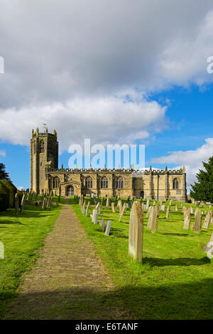 St Michael's Church, dans le village de Coxwold, North Yorkshire, England UK Banque D'Images