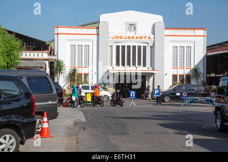 Yogyakarta, Java, Indonésie. La gare principale de la ville. Banque D'Images