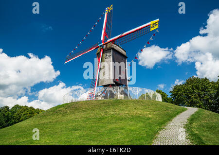 Bruges, Belgique. Sint-Janshuismolen moulin (St. Janhuis Mill) datant de 1770, toujours en sa place originale, Flandre occidentale Banque D'Images