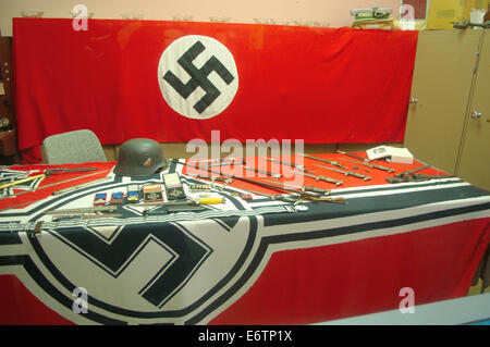 Objets nazis de ww2, drapeau nazi rouge Banque D'Images