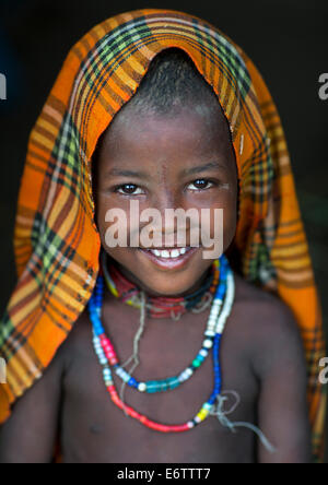 Girl Tribu Erbore, rivière Weito, vallée de l'Omo, Ethiopie Banque D'Images