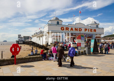 Entrée au Grand Pier à Weston Super Mare Banque D'Images