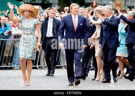 Maxima la reine, le Roi Willem-Alexander des Pays-Bas et royal les clients arrivent pour les célébrations des 200 ans du Royaume des Pays-Bas à Maastricht, 30 août 2014. Photo : Patrick van Katwijk - PAS DE SERVICE DE FIL Banque D'Images