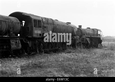 Ex rebutée British Railways locomotives à vapeur à woodhams ferrailles barry island au Pays de Galles en 1974 Banque D'Images