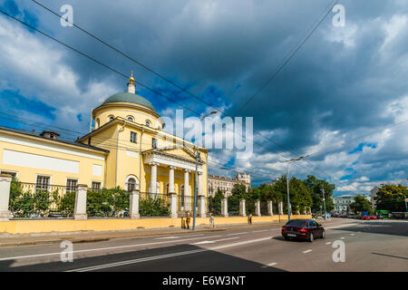 Plus d'église de l'ascension dans Bolshaya Nikitskaya rue de Moscou Banque D'Images