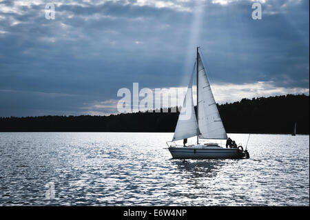 Blue moon light navigation de nuit en vue Banque D'Images