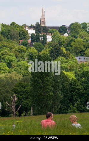 Un couple sur la Colline du Parlement de Londres, Hampstead Heath Banque D'Images