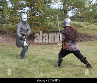 Calgary, Alberta, Canada. 30e Août, 2014. Étape guerriers bataille simulée au cours de la Calgary Highland Games, Calgary, Alberta, Canada le samedi 30 août 2014. Les jeux de Calgary sont une tradition de longue date, d'entrer dans leur deuxième siècle, cette année. Credit : Rosanne Tackaberry/Alamy Live News Banque D'Images