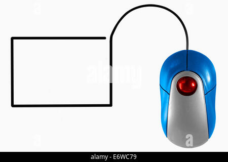 Écran blanc représenté par le câble de la souris de l'ordinateur Banque D'Images