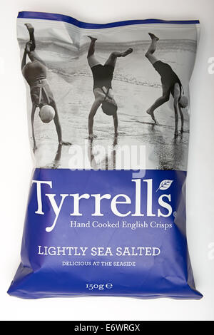 Tyrrells part légèrement cuit au sel de mer chips Anglais Banque D'Images