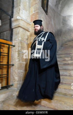 Portrait de prêtre dans l'église de Saint Sépulcre, dans la vieille ville de Jérusalem, Israël Banque D'Images