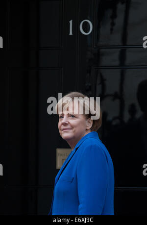 La chancelière allemande Angela Merkel rencontre le Premier Ministre David Cameron à Downing Street. Avec : Angela Merkel Où : London, Royaume-Uni Quand : 27 Mars 2014 Banque D'Images