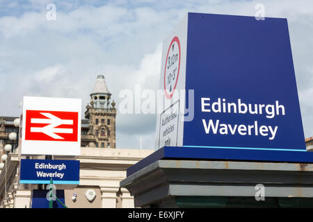 La gare de Waverley signes entrée Banque D'Images