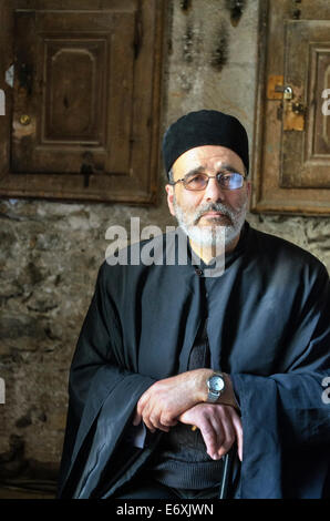 Portrait de prêtre dans l'église de Saint Sépulcre, dans la vieille ville de Jérusalem, Israël Banque D'Images