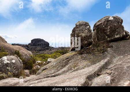 Les formations rocheuses en montagne de l'Andringitra, Parc National d'Andringitra, Madagascar, Afrique du Sud Banque D'Images