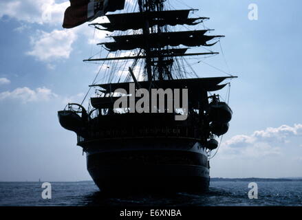 PORTSMOUTH, Angleterre. Navire d'entraînement naval italien Amerigo Vespucci se prépare à mettre les voiles. PHOTO:JONATHAN EASTLAND/AJAX Banque D'Images