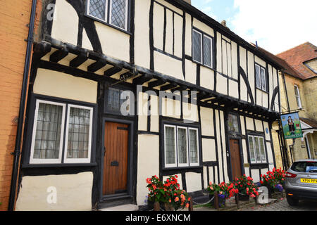 16e siècle la maison de Dean inciter, High Street, Berkhamsted, Hertfordshire, Angleterre, Royaume-Uni Banque D'Images