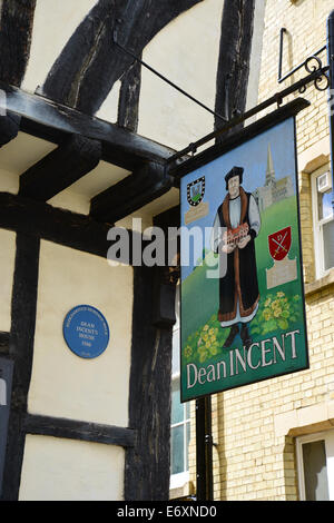 16e siècle la maison de Dean inciter, High Street, Berkhamsted, Hertfordshire, Angleterre, Royaume-Uni Banque D'Images