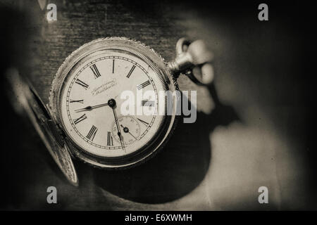 Une montre de poche antique American Waltham datée de l'ère Victorain plus tard. Banque D'Images