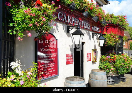 Les charpentiers Pub, Upper Village Road, Sunninghill, Berkshire, Angleterre, Royaume-Uni Banque D'Images