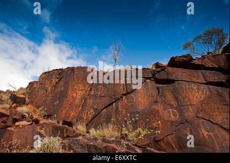 Pétroglyphes autochtones dans la région de Chambers Gorge, Flinders Ranges, Australie du Sud, Australie Banque D'Images