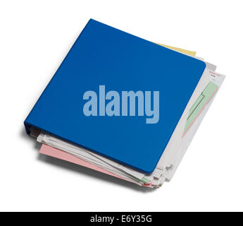 Cartable bleu avec des papiers en désordre isolé sur fond blanc. Banque D'Images