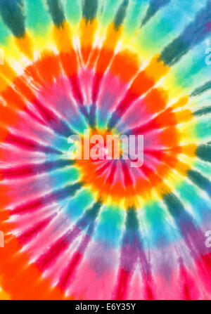 Couleur arc-en-tissu spirale isolé sur fond blanc. Banque D'Images