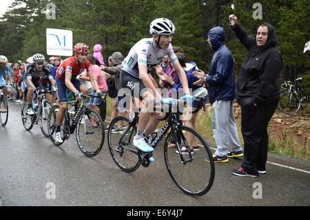 31.08.2014. Carboneras de Guadazaon de Valdelinares, Espagne. Vuelta a Espana à vélo. L'équipe Sky 2014, Movistar 2014, Christopher Froome, Alejandro Valverde, Valdelinares Banque D'Images