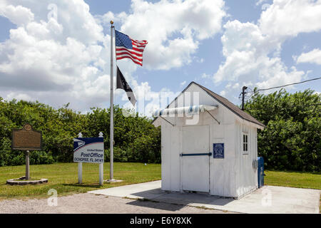 Petit bâtiment de Ochopee USPS autostables, la Floride est connue comme le plus petit bureau de poste dans la United States, FL, 33141, USA. Banque D'Images