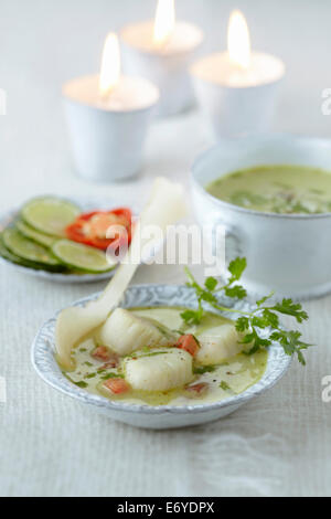 Thai au lait de coco et de pétoncles Banque D'Images