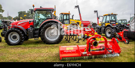 Le Ben Burgess farm machinery display stand à la foire agricole 2014 Aylsham, Norfolk, Royaume-Uni. Banque D'Images