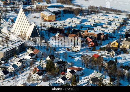 Avis de Tromso maisons et cathédrale de l'Arctique, Norway, Scandinavia, Europe Banque D'Images