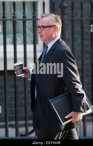 Londres, Royaume-Uni. 2e Septembre, 2014. Whip en chef Michael Gove arrive pour une réunion du Cabinet, au 10 Downing Street, le mardi 2 septembre 2014. Credit : Heloise/Alamy Live News Banque D'Images