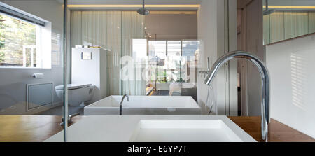 Salle de bains de luxe en chambre, Israël Navon Amir. Banque D'Images