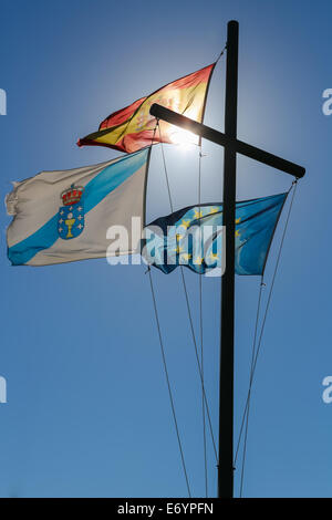 Drapeaux de l'Europe, l'Espagne et la Galice dans A Coruna, Galice, Espagne. Banque D'Images