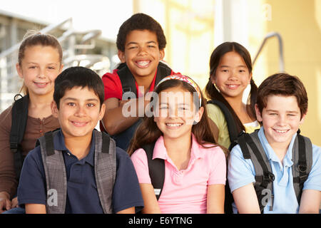 Les enfants à l'école des ados pré Banque D'Images