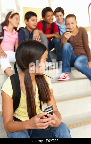 Fille de l'intimidation à l'école Banque D'Images